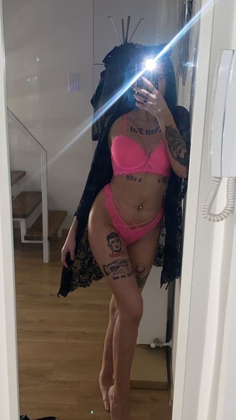 bellaaaa.2 onlyfans leaked picture 1