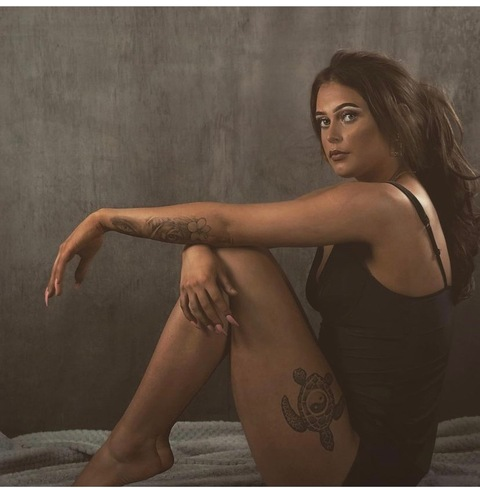 Header of ebonielouise05