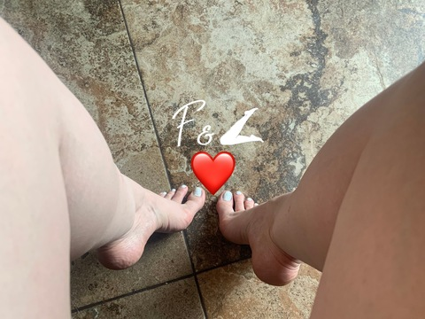 Header of feetsandlegslove