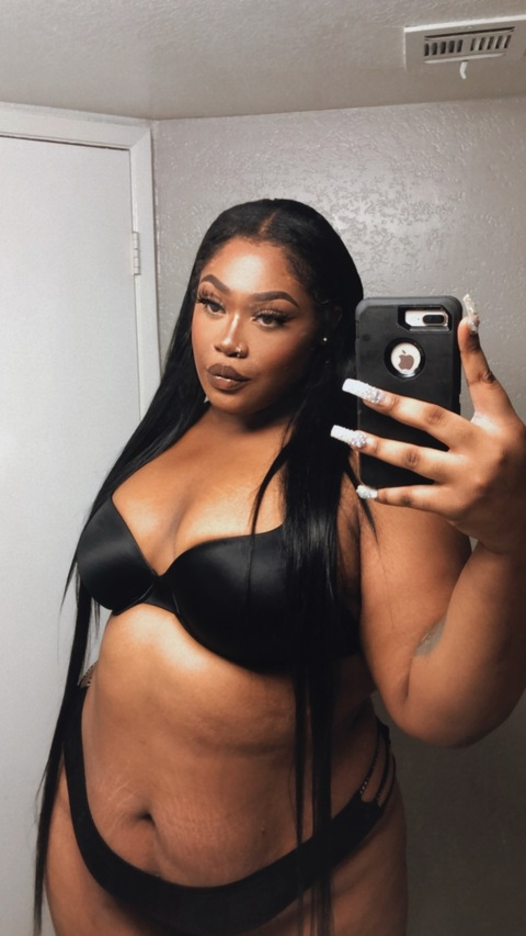 Header of hoodhippye