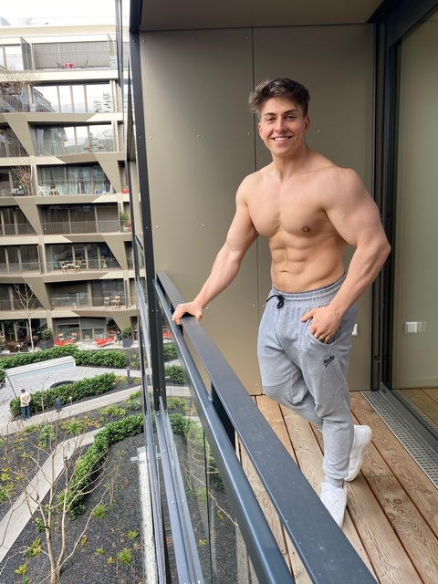 johnymuenster onlyfans leaked picture 1
