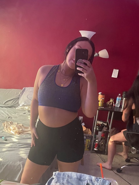 kyliebbby00100 onlyfans leaked picture 1