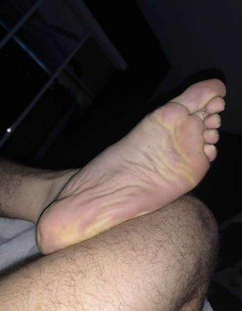 Header of malefeetstink