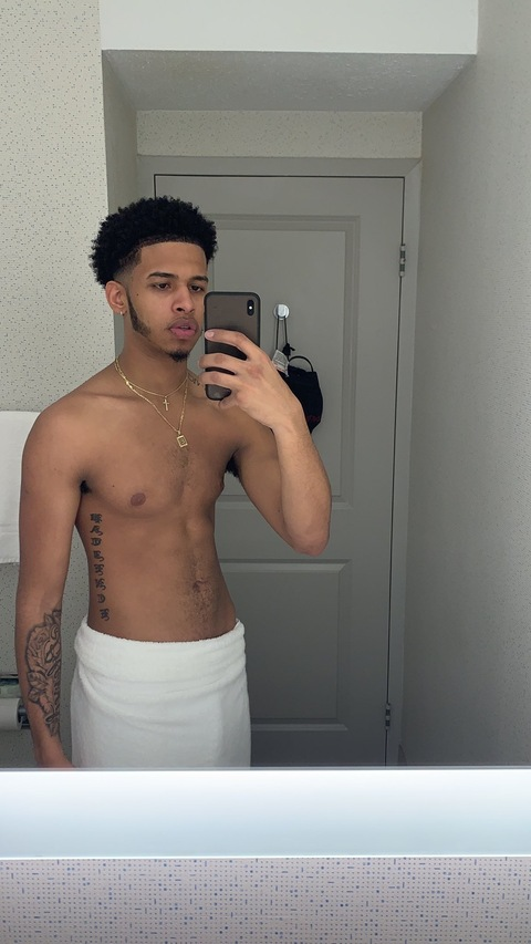 prettyboii.e onlyfans leaked picture 1