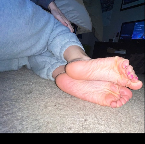 Header of prettylittlefeet0014