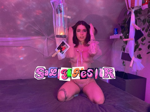 Header of sallytheslur