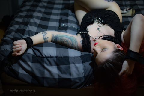 Header of sexylilnova