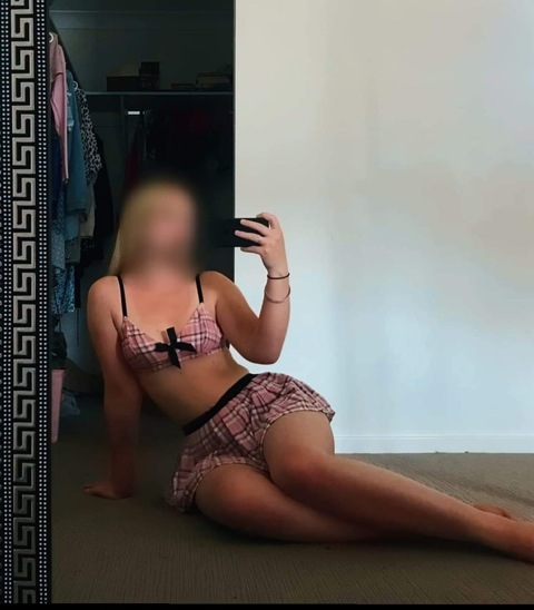 showgirlblossom onlyfans leaked picture 1