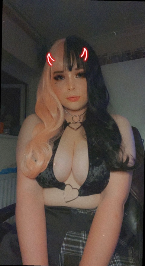 skyeebxby onlyfans leaked picture 1