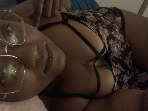 spoiledlittleuniquetease onlyfans leaked picture 1