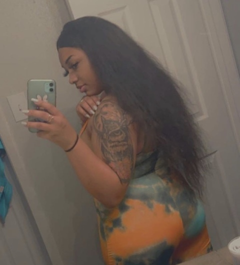 Header of taylormayne_